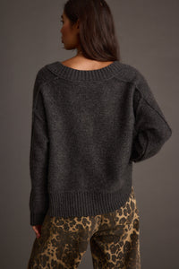 BELORIA – Colorado Charcoal V-Neck Sweater
