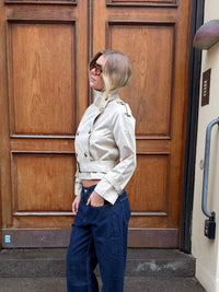 BELORIA – Cropped Belted Trench Jacket