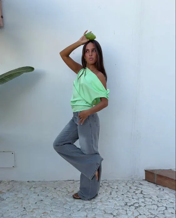 BELORIA – One-Shoulder Top
