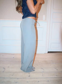 BELORIA – Low Rise Bow Tailored Trousers