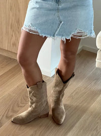 Beloria - Bassau cowboy boots in beige imitated suede