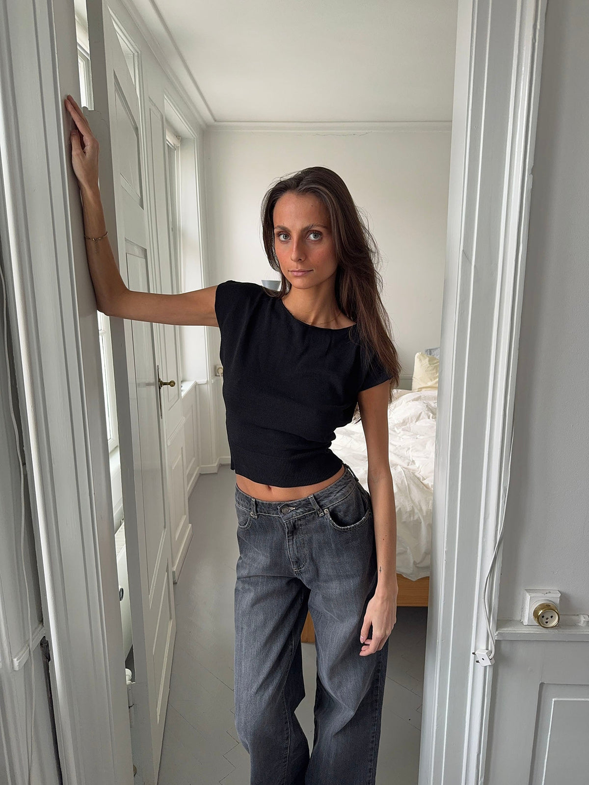 Short-sleeved blouse with elastic waist - Black